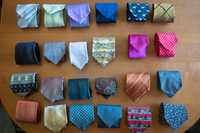 Venda de gravatas de diversas marcas e cores