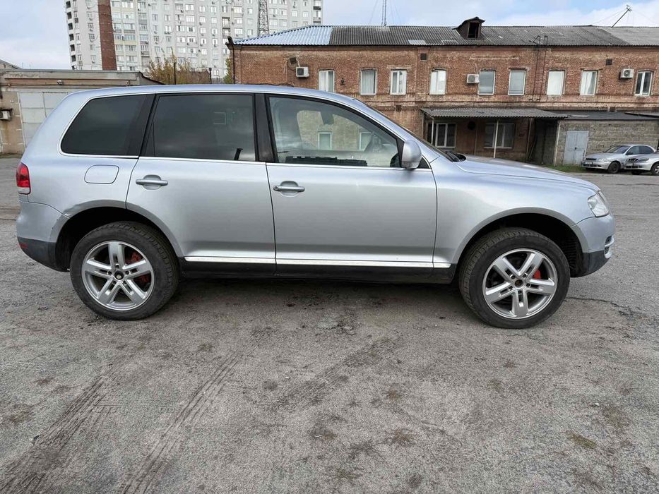 Volkswagen Touareg 2007рік 3л дизель АКПП повний привід 4х4