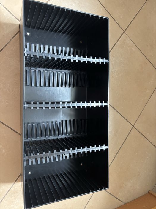 Półka regał na plyty czarny wiszący