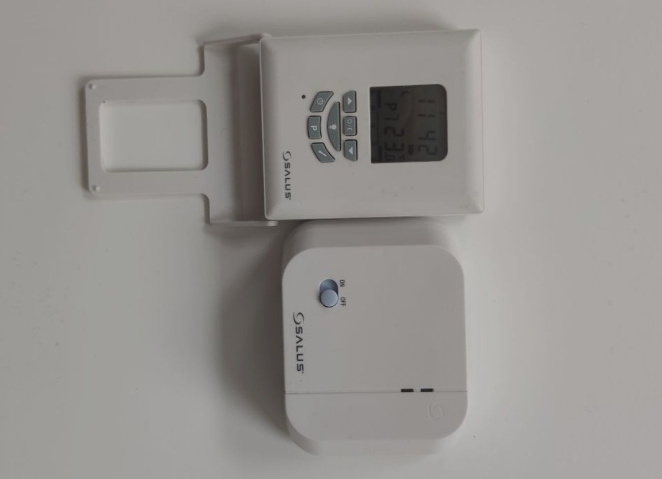 Regulator Salus T105RF, sterownik temperatury piec-pokoj
