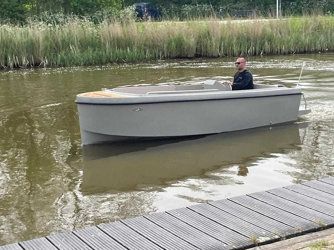 Łódź motorowa Valory 520 PREMIUM BARTBOATS