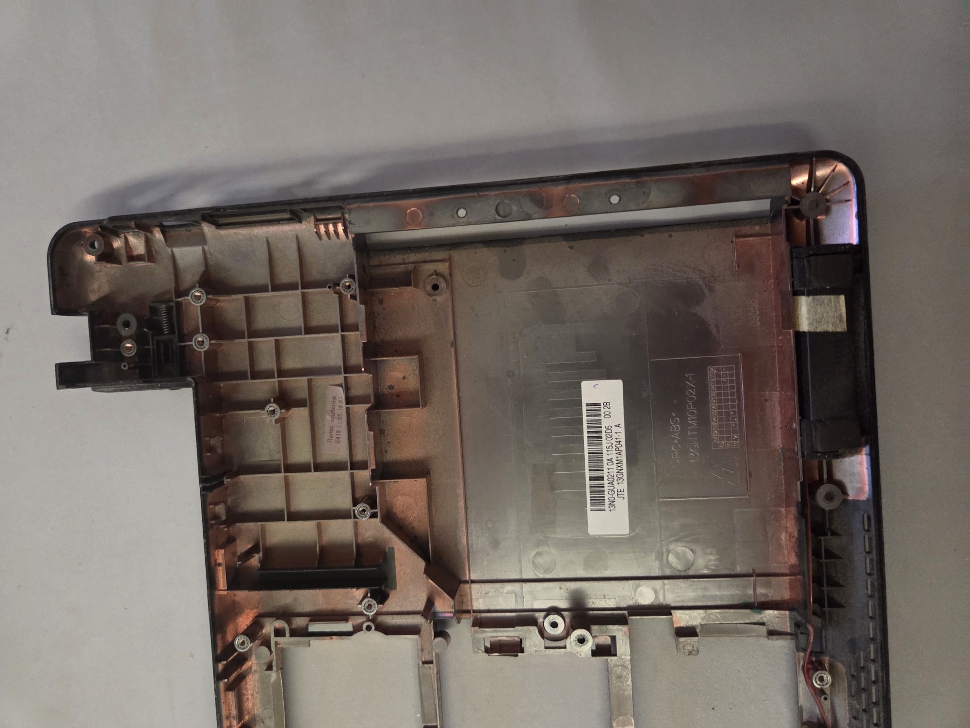 Sprzedam dolną klapę do laptopa ASUS K52F