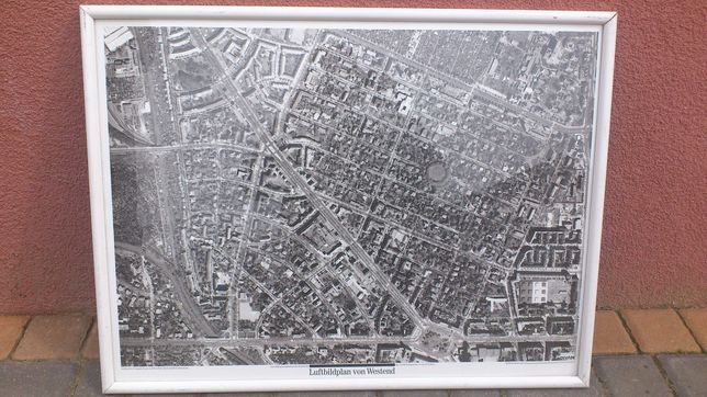 Zdjęcie Berlina z 1992 w ramce - czarno biały i sepia 83,5x63,5