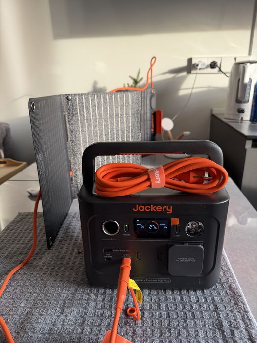 Комплект Jackery Explorer 300PLS плюс сонячна панель 40 Вт