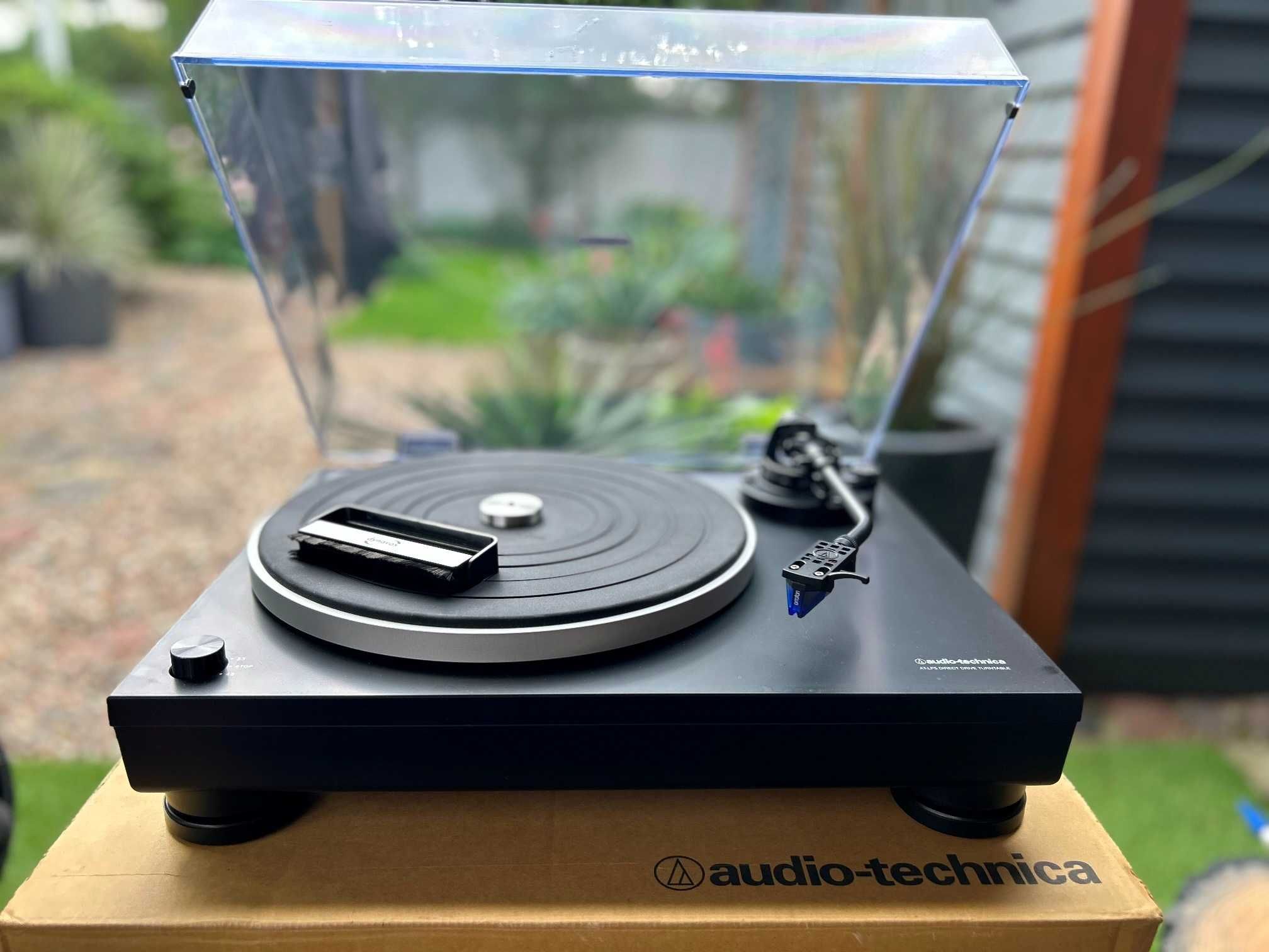 Gramofon Audio-Technica AT-LP5 + Ortofon 2M Blue