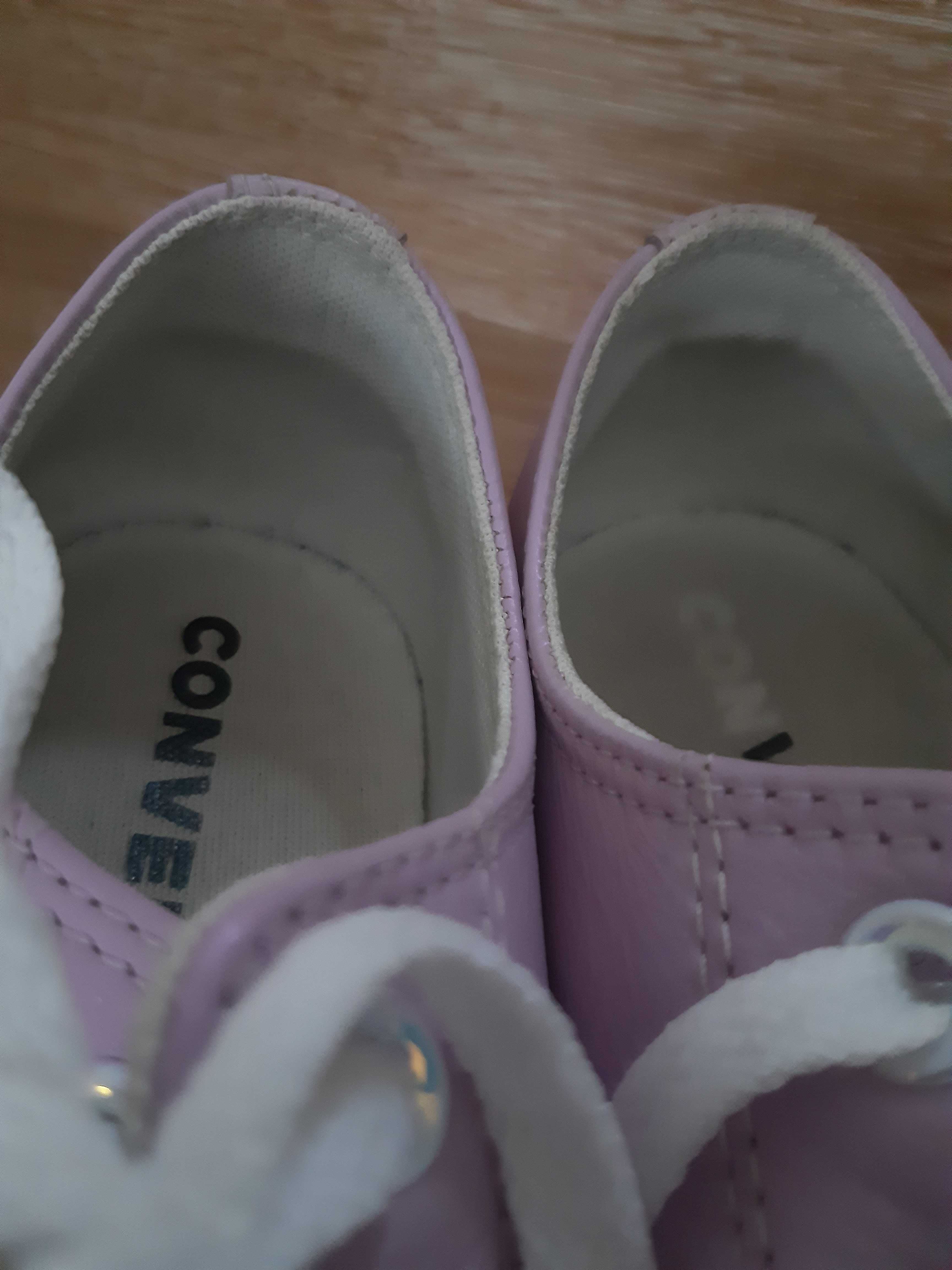 trampki Converse skórzane, kolor jasny fioletowy z połyskiem r. 41,5