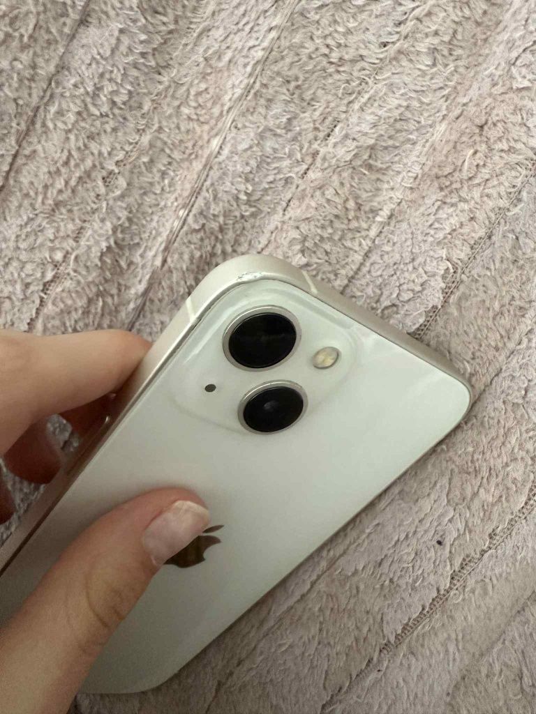 Smartfon Apple iPhone 13 4 GB / 128 GB 5G białyu