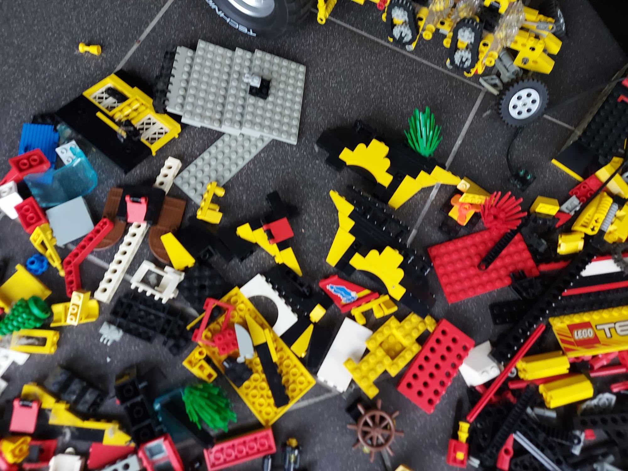 LEGO Technics 8457,Castle,Pirates 6285 Barracuda i inne