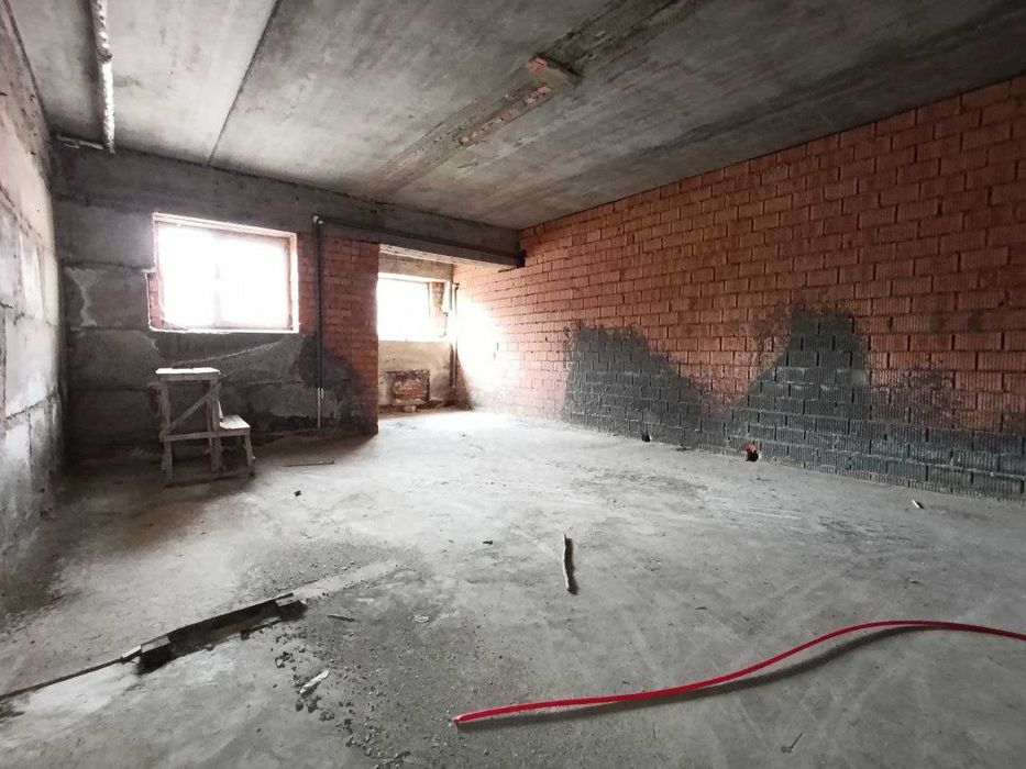 Приміщення. Офіс. Комерційне приміщення