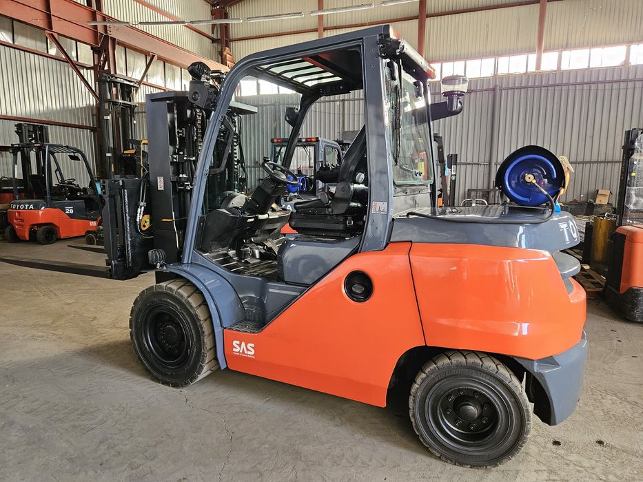 Навантажувач Toyota 5 т газ/бензин. Вилочный погрузчик Toyota 5 т