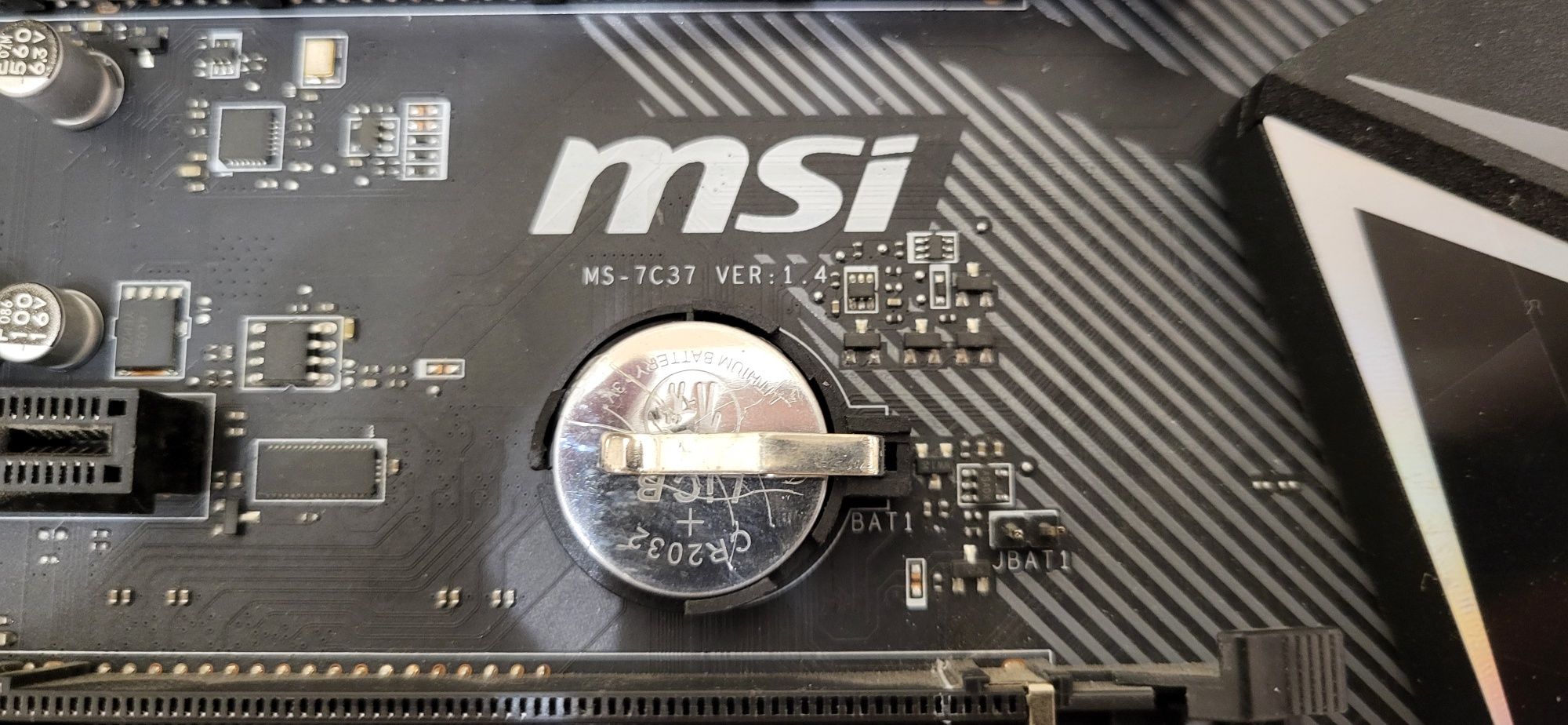 MSI MPG X570 Gaming Edge Wi-Fi (sAM4, AMD X570, PCI-Ex16)