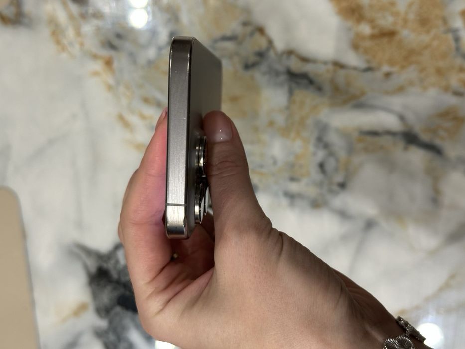 iPhone 16 Pro Max - Natural Titanium - 256 gb