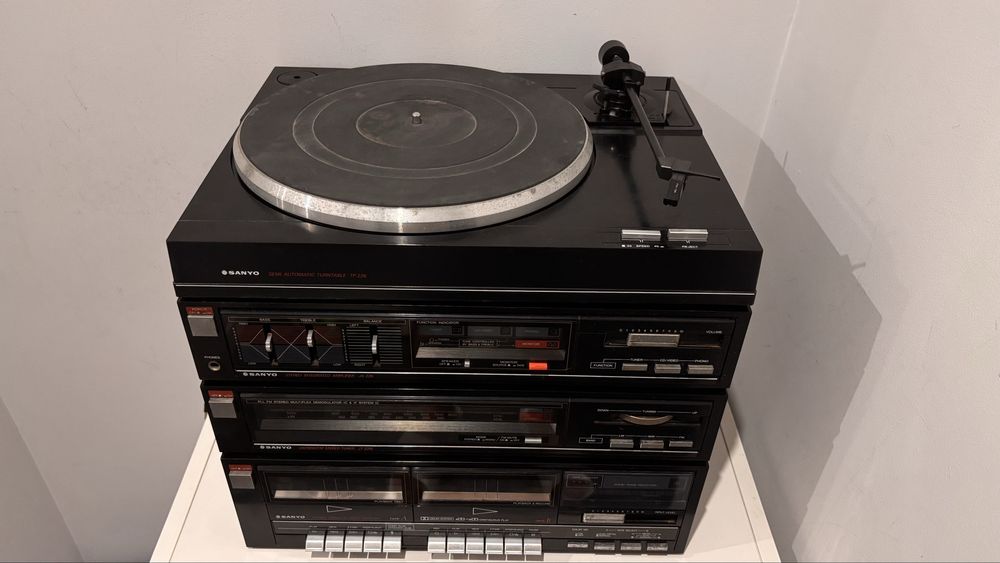 Aparwlhagem Hi-Fi Sanyo