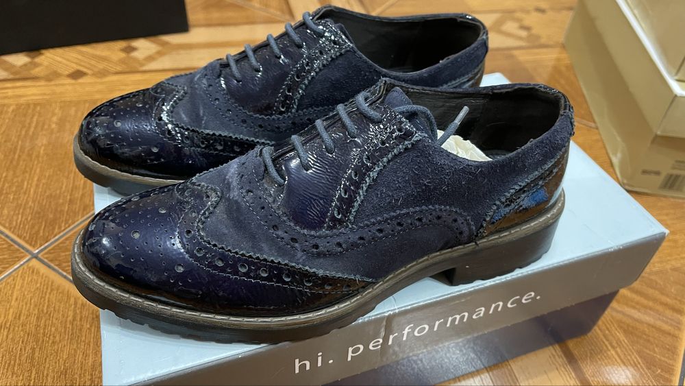 Туфли классика , замш . Італія 36р кожа