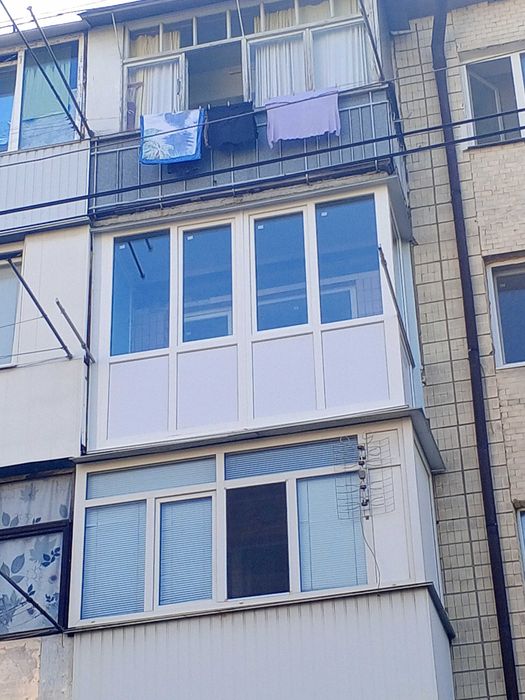 Балкон під ключ. Вікна і двері