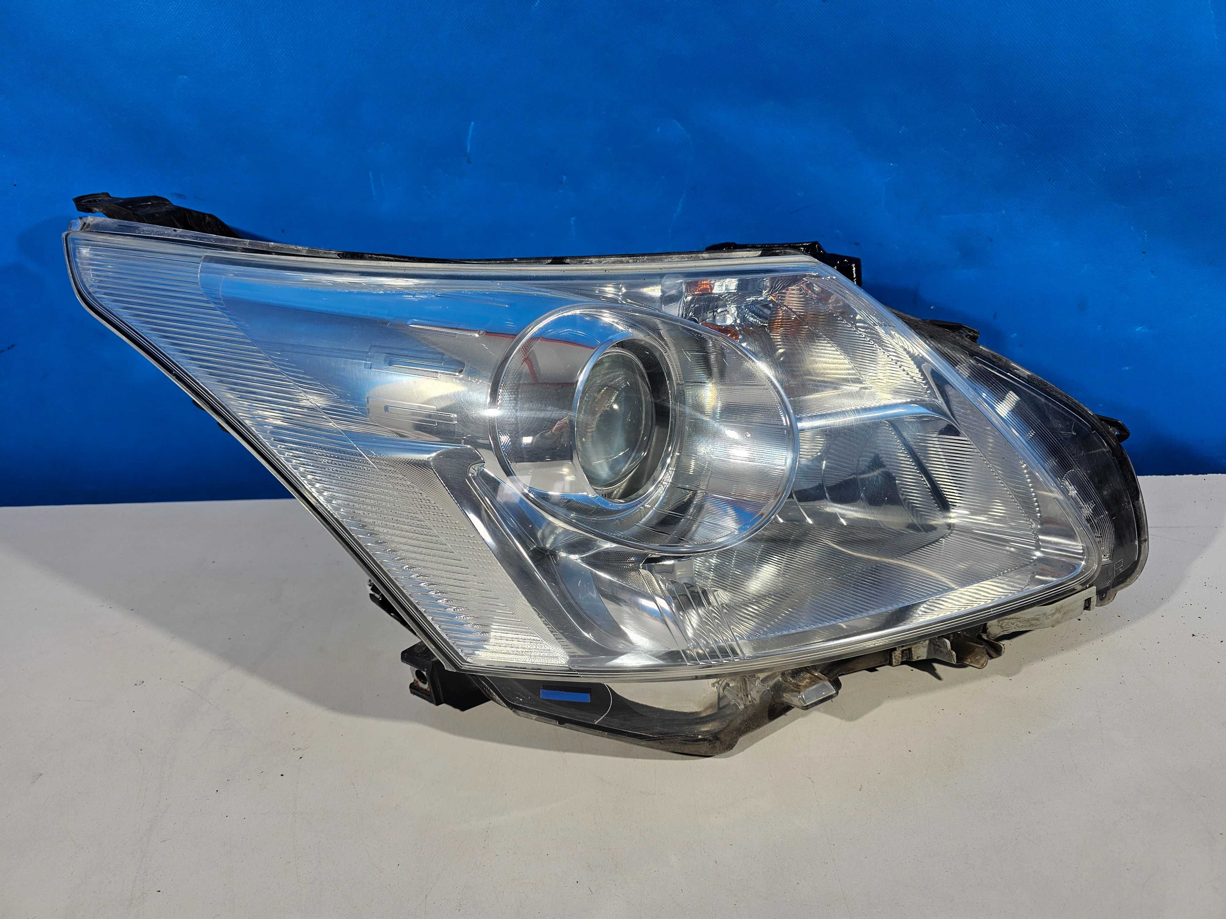 Toyota Avensis T27 Lampy Przód Przednie Lewa+Prawa Komplet Europa H11