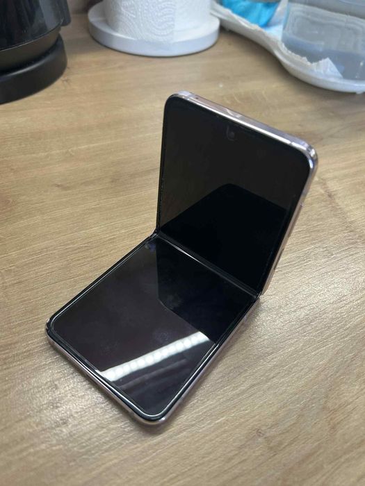 Samsung galaxy z flip 5,512gb