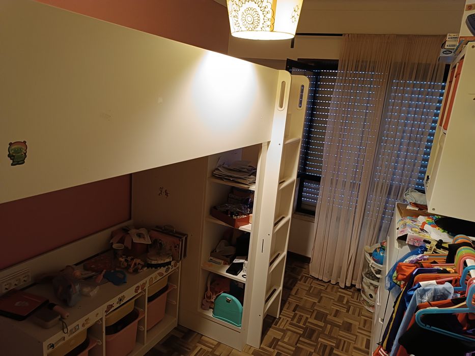 Cama alta IKEA criança