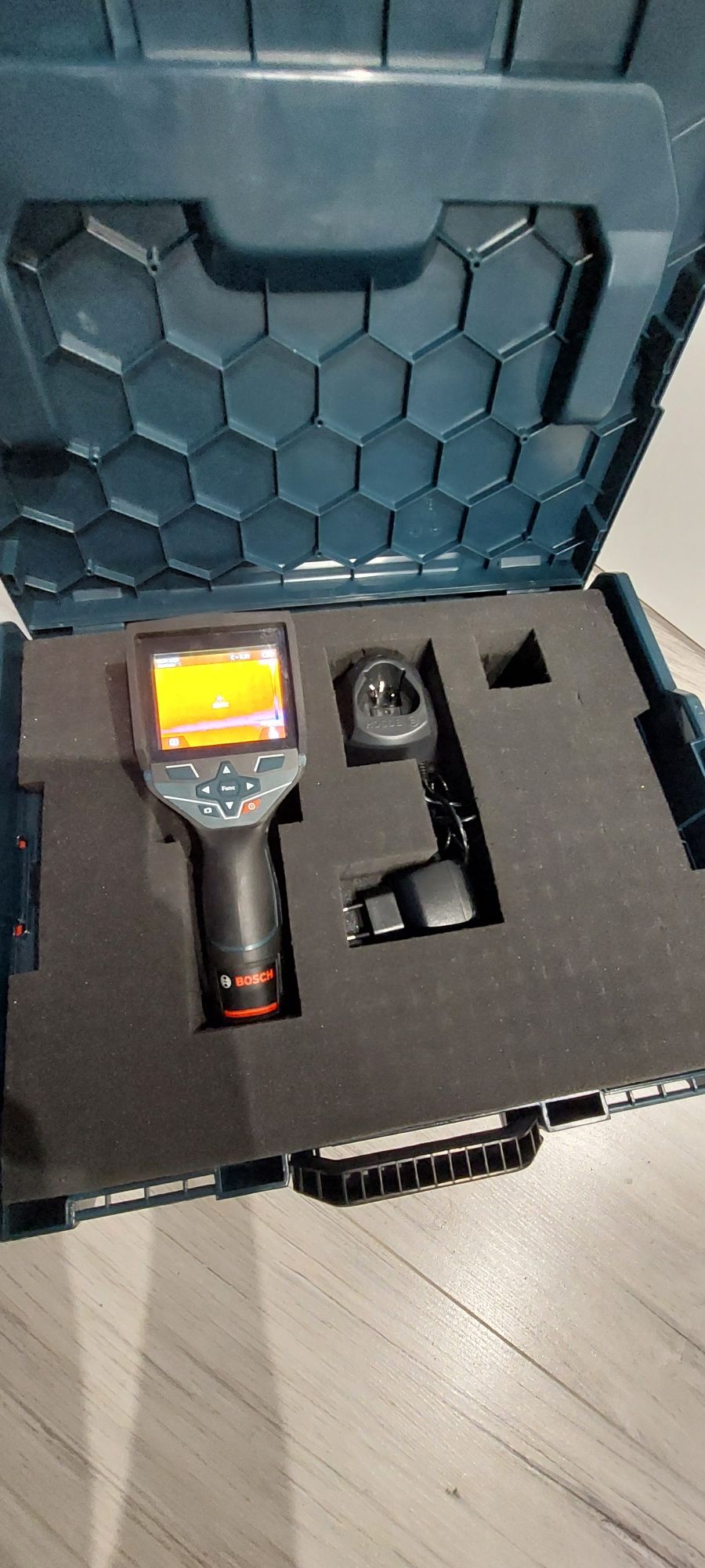 Wynajem kamery termowizyjnej Bosch GTC 400 C