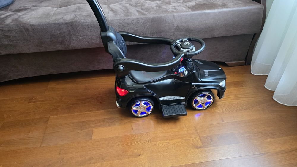 Толокар Mersedes AMG з підсвіткою