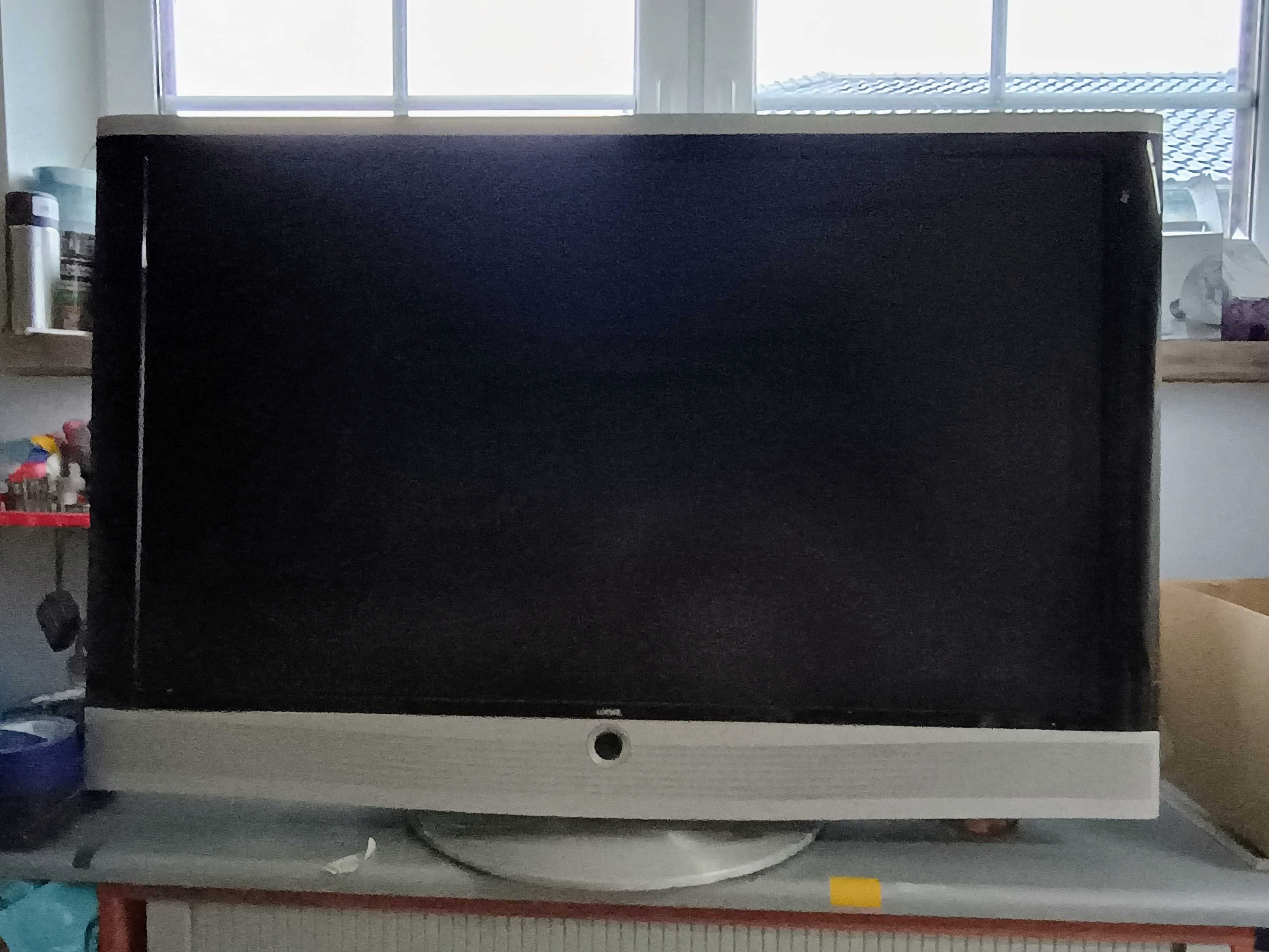 Sprzedam duży Telewizor wymiar 75/117 LOEWE plus pilot
