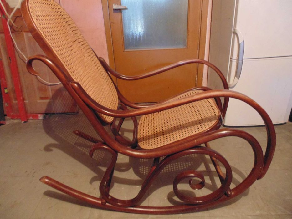 stylowy drewniany fotel bujany/bujak, ratan, prl