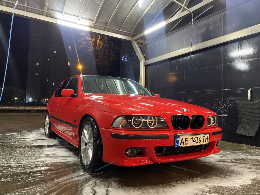 Продам BMW E39 523I