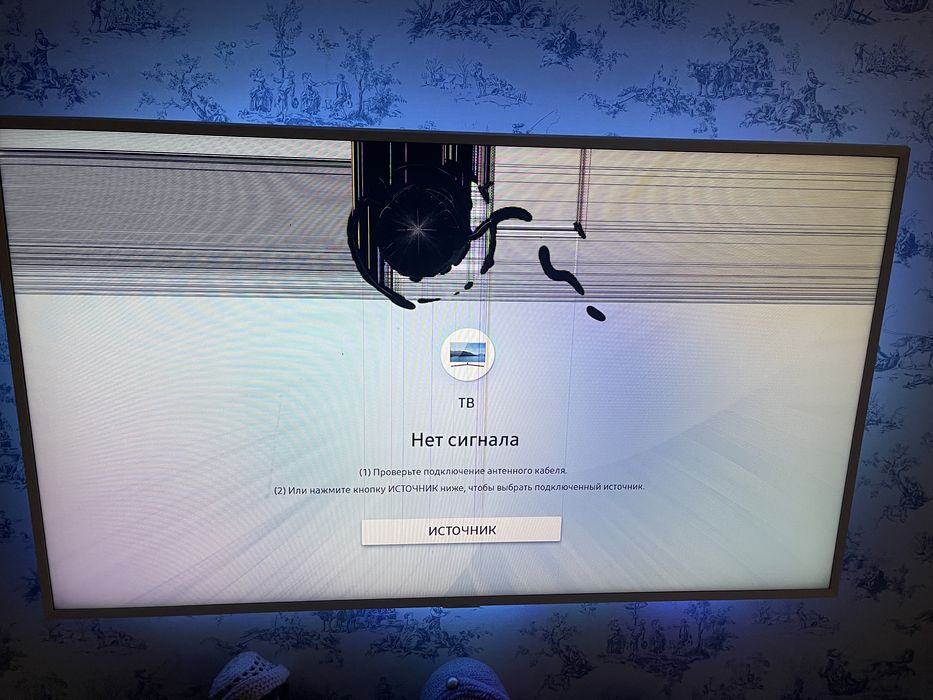Телевизлр samsung Модель : UE49N5510AU белого цвета