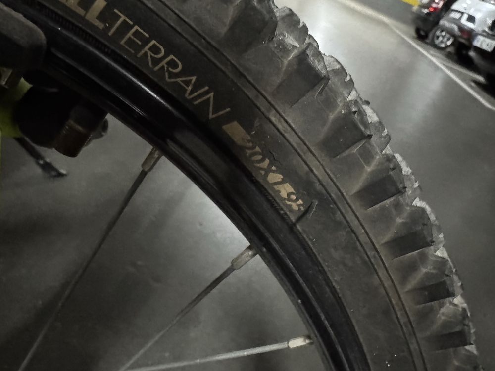 Bicicleta crinaca 6-12anos roda 20, btwin com suspensao como nova