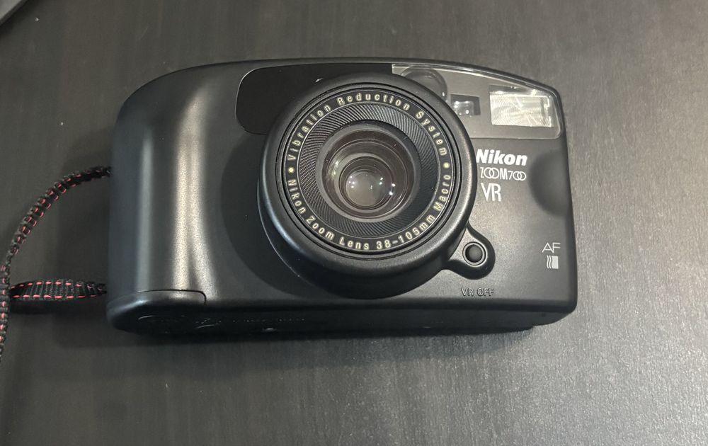 Aparat Nikon Zoom 700 VR – Made in Japan, sprawny