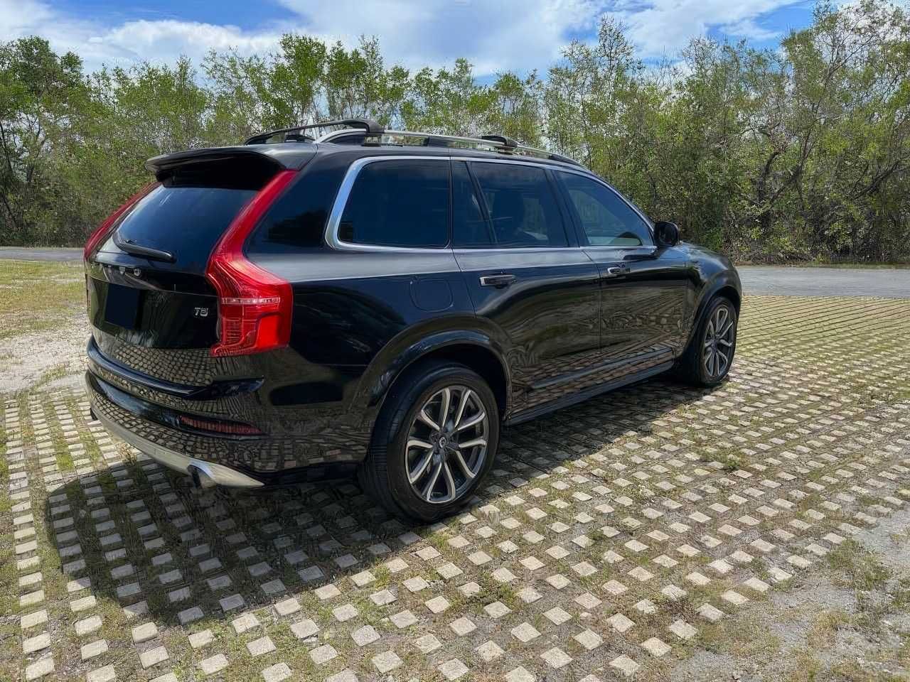 2019 Volvo XC90 T5 Momentum