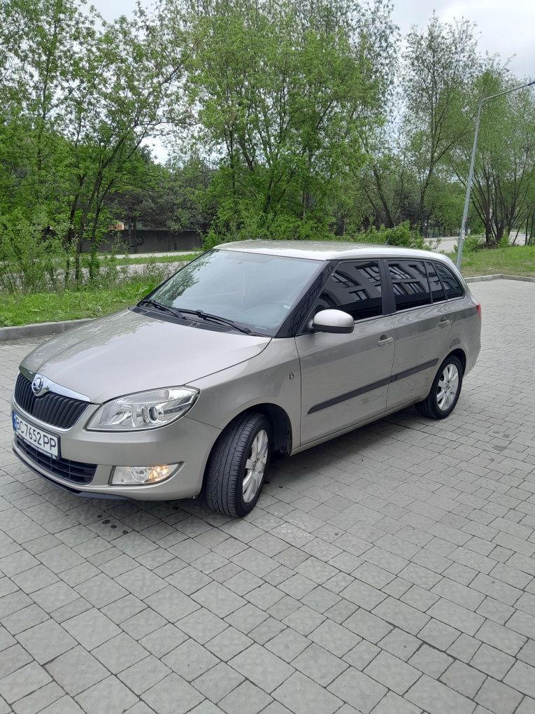 Шкода фабія 2012 автомат 1.2tsi