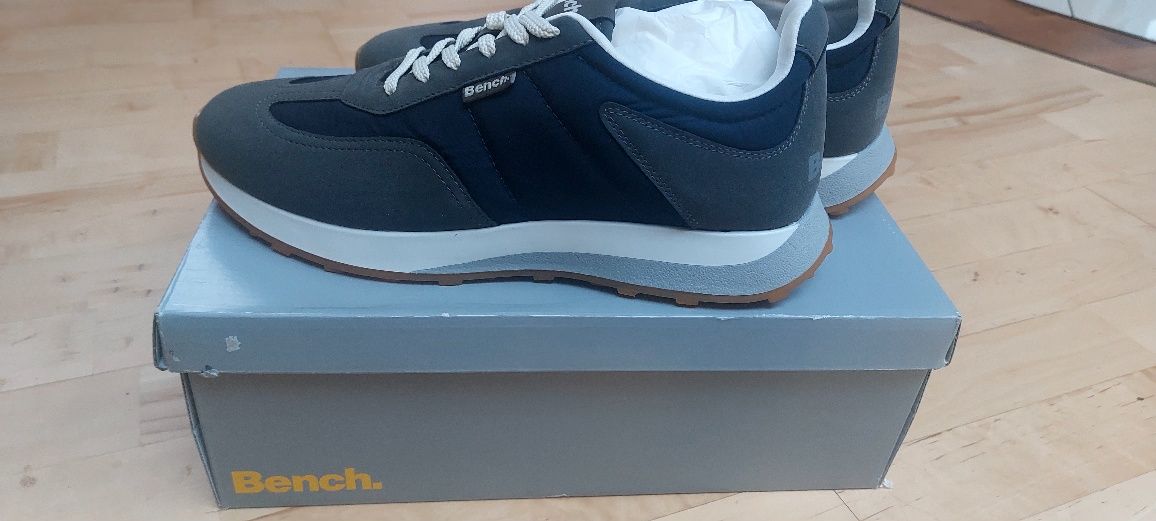 Nowe buty marki Bench. Rozmiar 45
