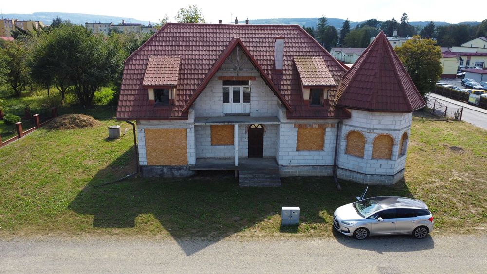 Dom w Dynów atrakcyjna lokalizacja , stan surowy otwarty