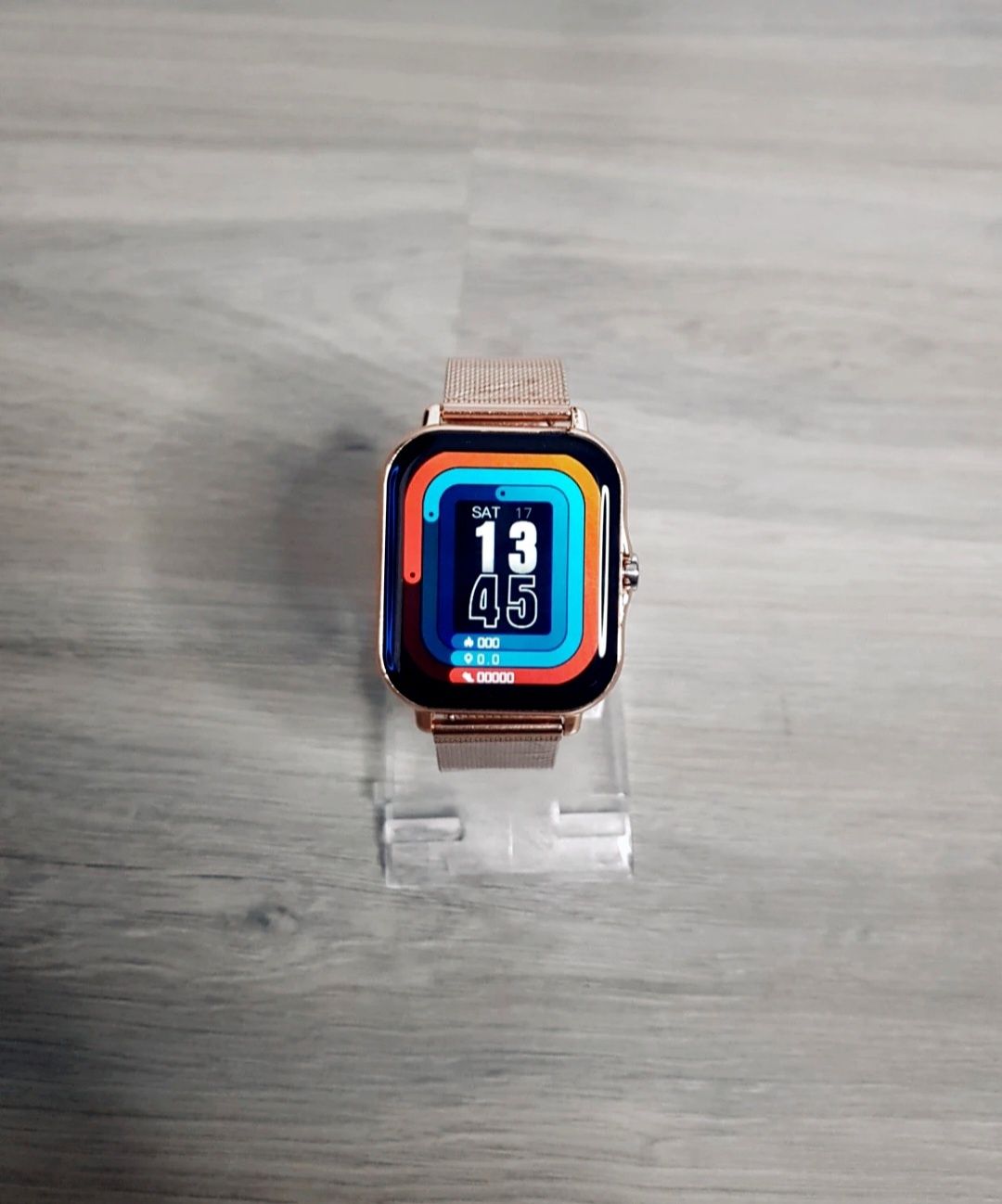 Złoty smartwatch damski NOWY