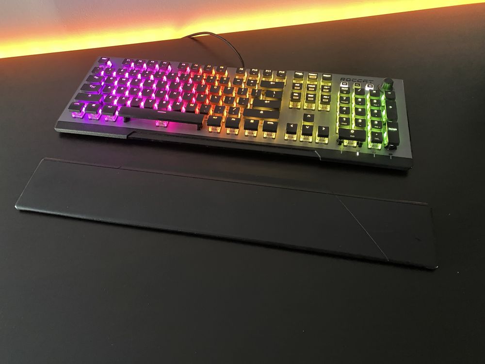 Klawiatura Roccat Vulcan 120 AIMO – Stan Idealny!