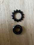 Zębatka reverse 13t razem z lock ringiem