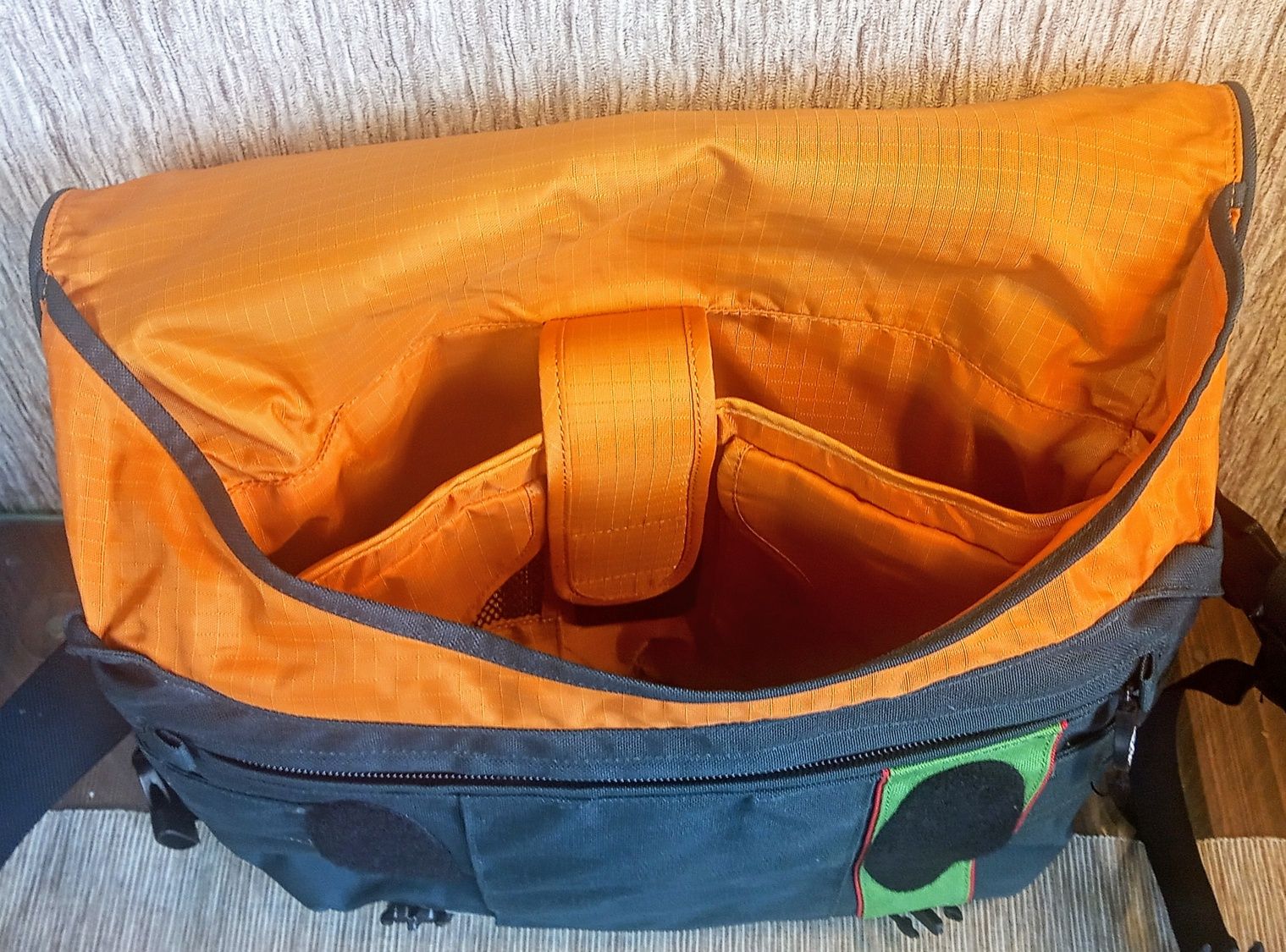 Lekka torba na laptopa Crumpler Cheesy Disco Computer MacBook, 15"