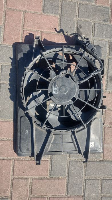 Дифузор вентилятор охолодження Hyundai i30 Kia Ceed 1.4 1.6 бензинi 20