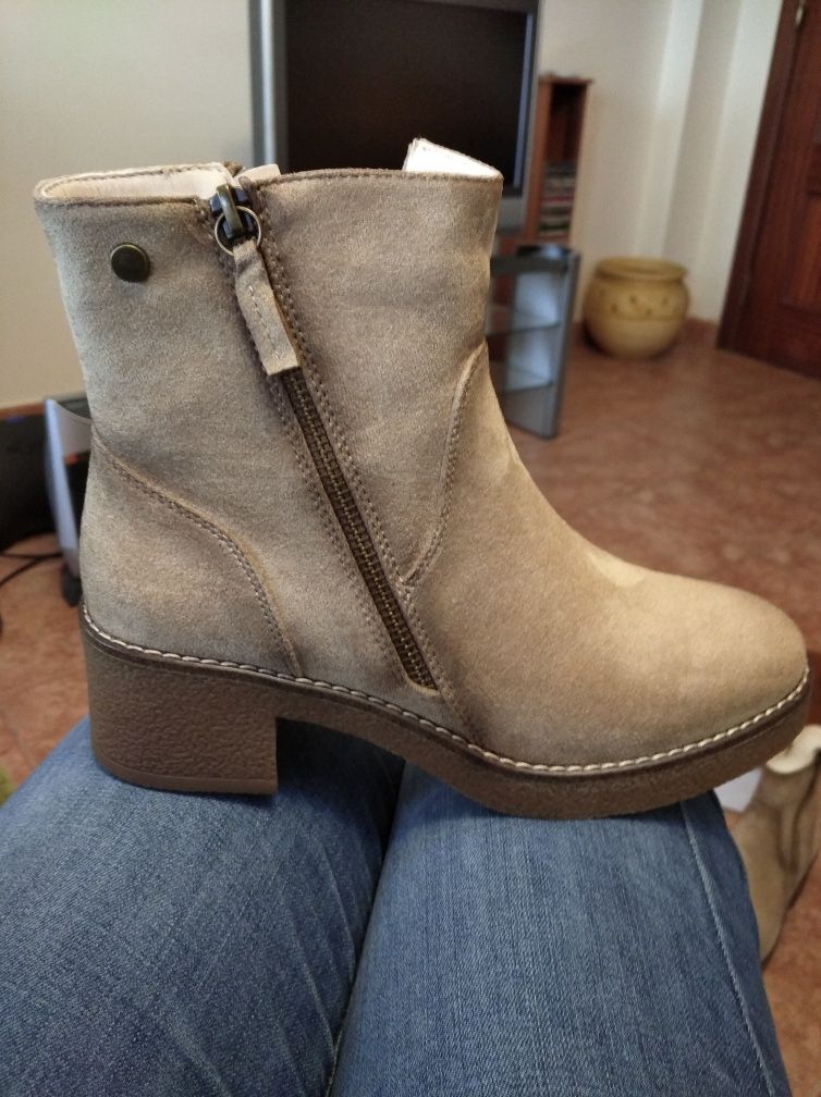 Botas novas tamanho 38