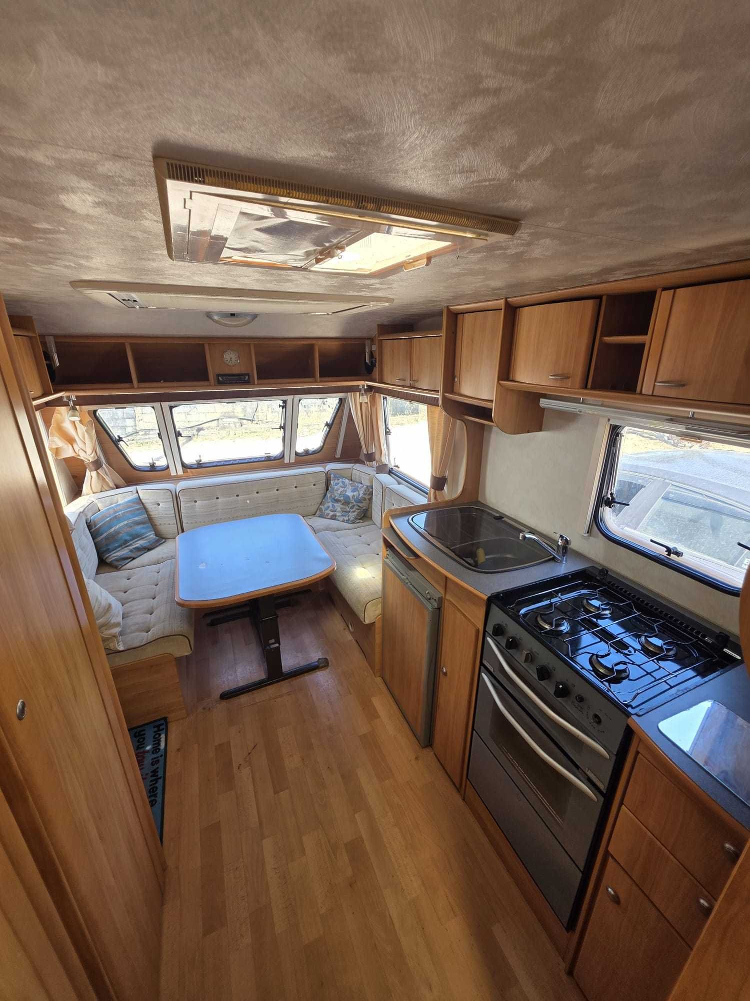 CARAVANA INGLESA ADRIA