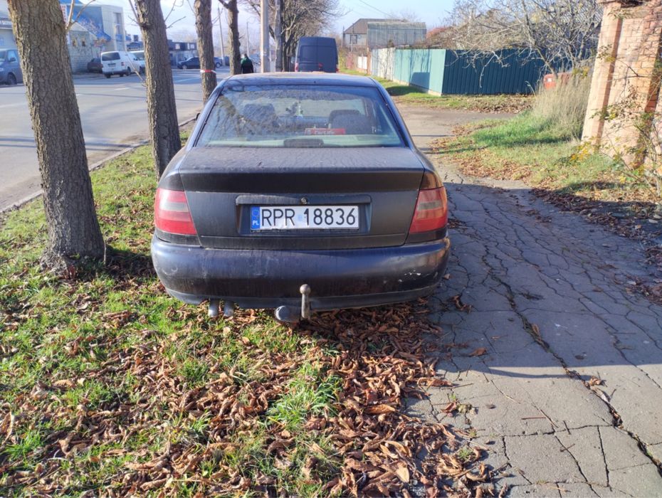 Ауді а4 1.9 на ходу в хорошому стані не розмитнена