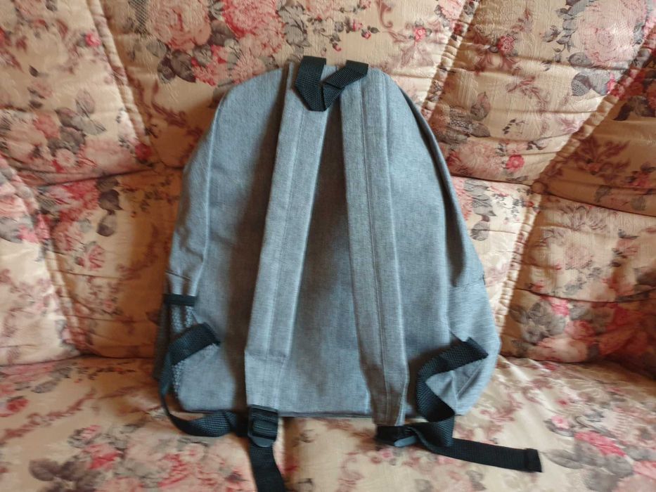 Plecak szary , rozmiar średni