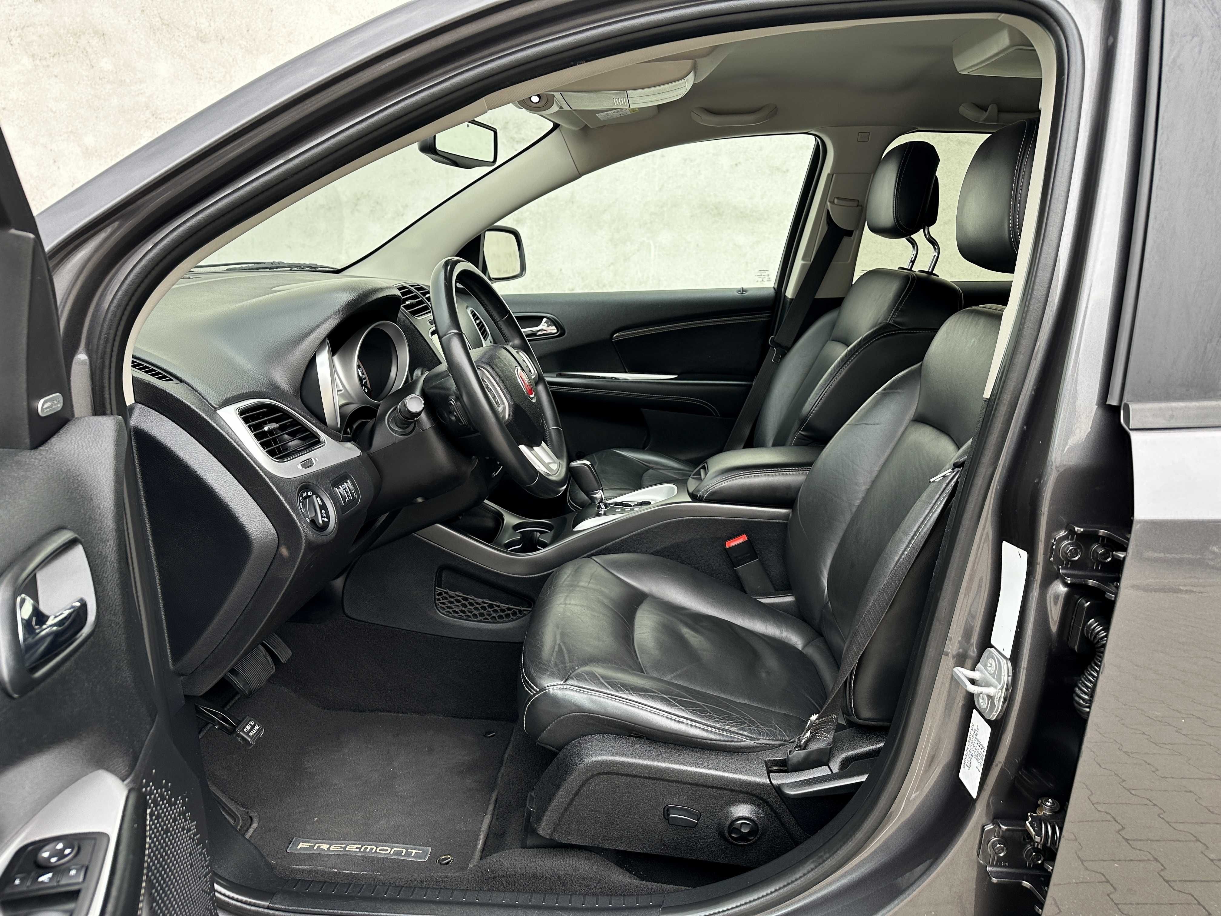 FIAT FREEMONT 2.0D 170PS AWD FULL Skóra Kamera DvD Alpine 7os BLACK 19