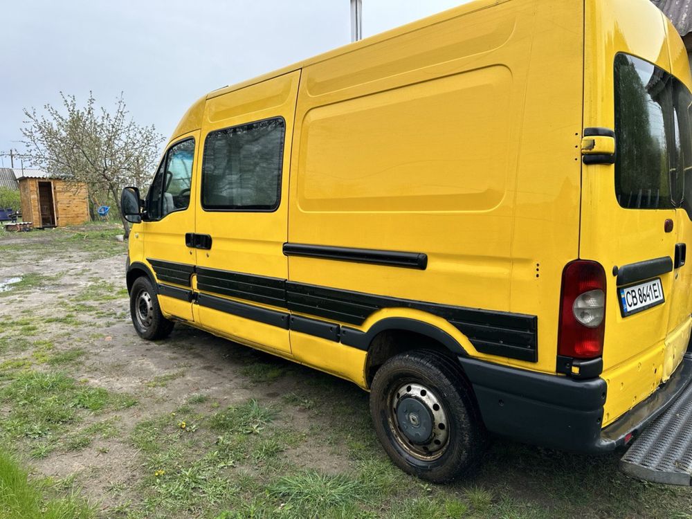 Renault master 2007 рік в гарному стані з 2х сторін двері