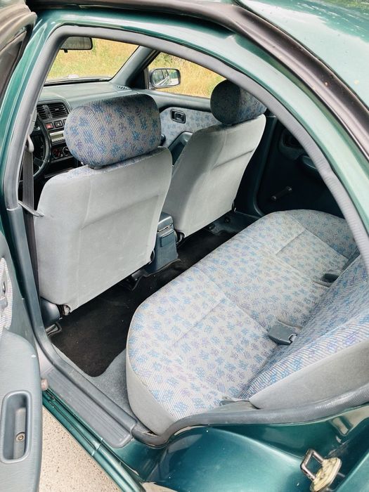 Автомобіль Nissan Almera