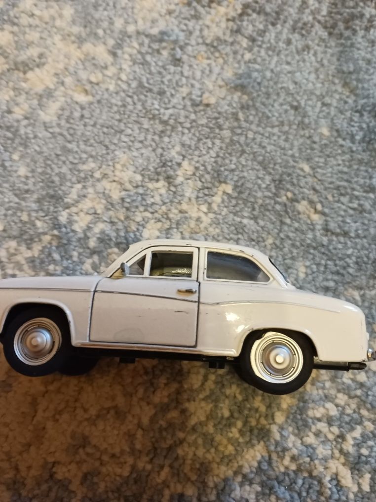 Auto resorak syrenka