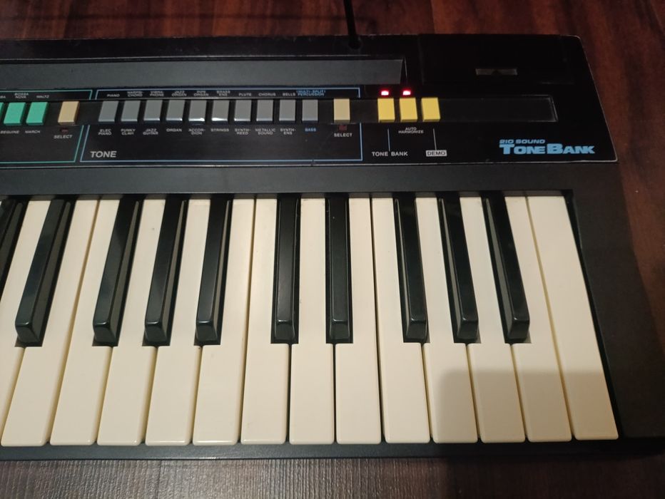 Keyboard Casio CT-380 + torba