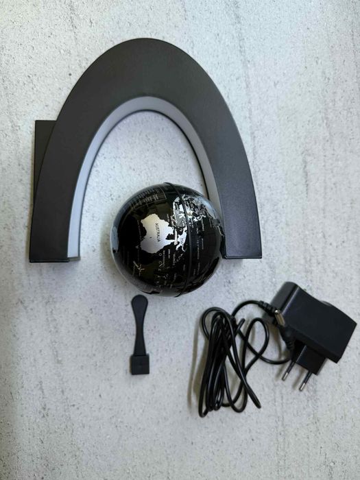 Globus podświetlany lewitujący