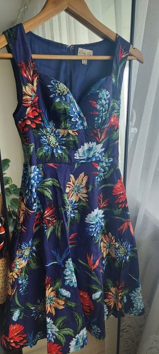 Piękna sukienka vintage retro w kwiaty z kieszeniami pin up Lindy Bop